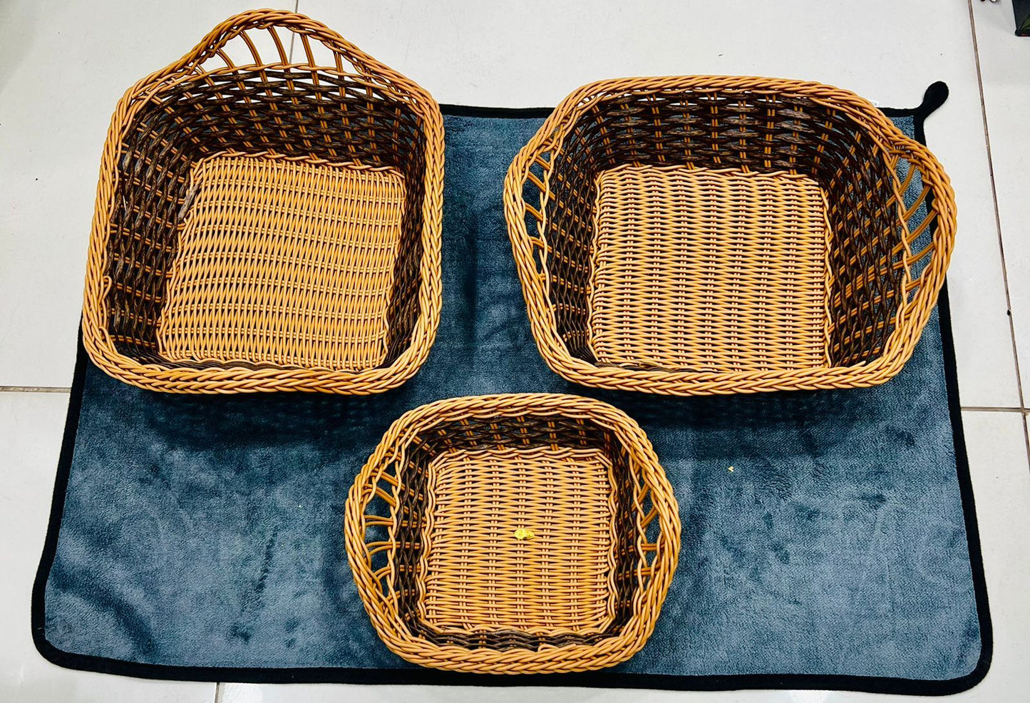1 PCS(MEDIUM) NYLONE CANE MATERIAL FOOD SERVING BREAD BASKET / NAAN BASKET